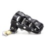 etui en cuir avec anneaux métalliques et cadenas
