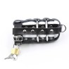 etui en cuir avec anneaux métalliques et cadenas