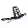 etui en cuir avec anneaux métalliques et cadenas