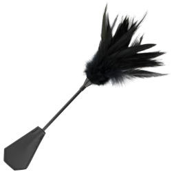 fouet à plumes noires