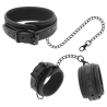 collier et menottes en cuir végan avec doublure en noprène