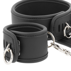 collier et menottes en cuir végan avec doublure en noprène