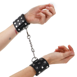 appareils de retenue poignets avec fermeture pression pleine de rivets noir ajustable 19-24 cm x 5,5 cm