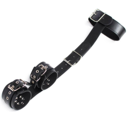 collier avec retenues poignets