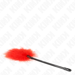plumes tickle rouges utilisées pour le kit bondage 27 cm