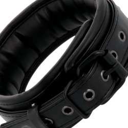 collier noir avec chaîne