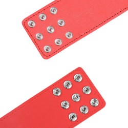 menottes rouges avec fermeture à pression