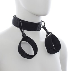 menottes et collier en nylon