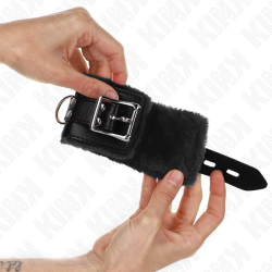 appui-poignets doublés de fourrure noir avec ceinture noire réglable 17-29 cm x 6 cm
