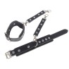 953690 menottes avec ceinture de bondage noire taille unique